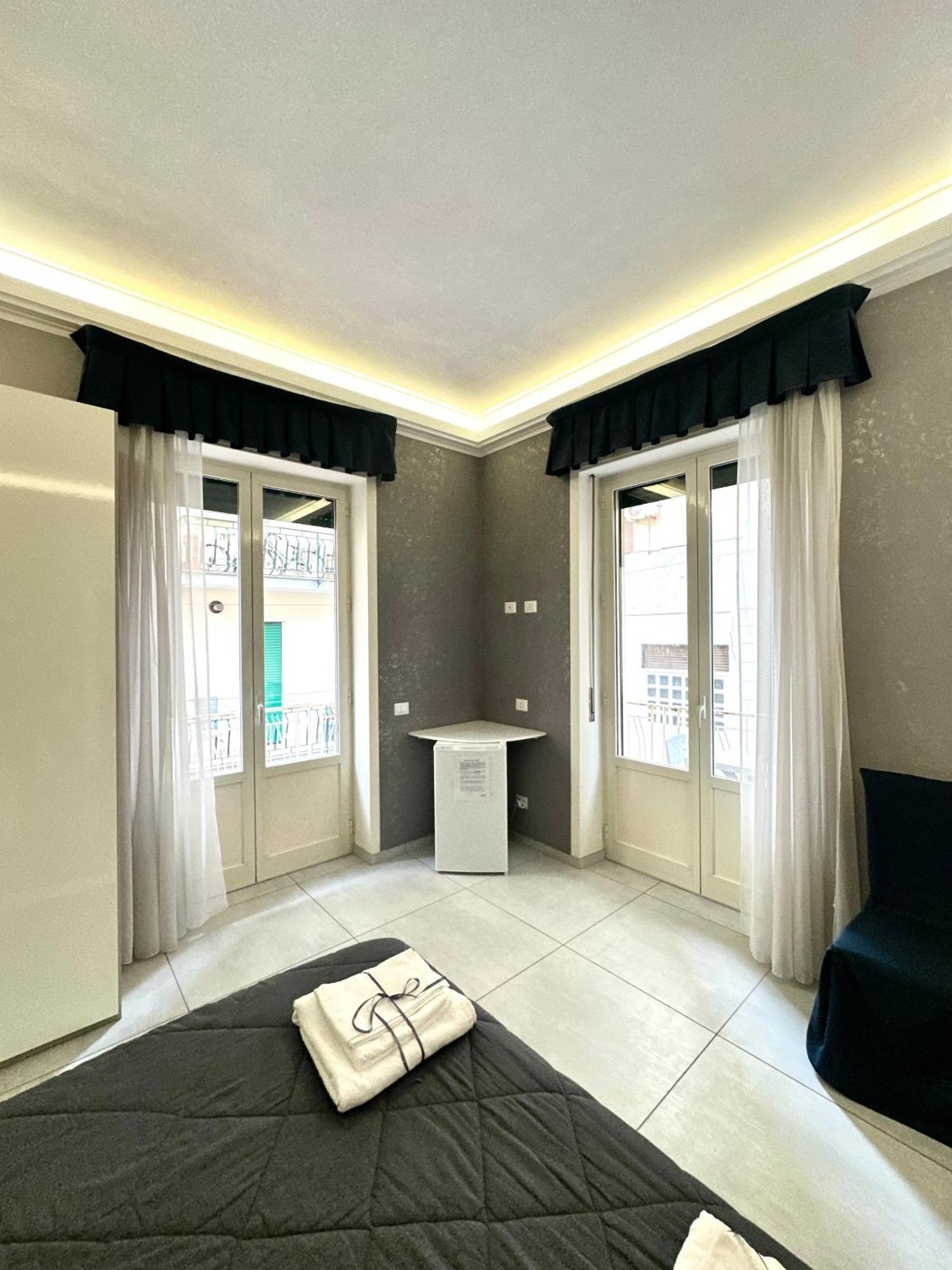 Tuttoincentro Bed & Breakfast Salerno Exterior foto