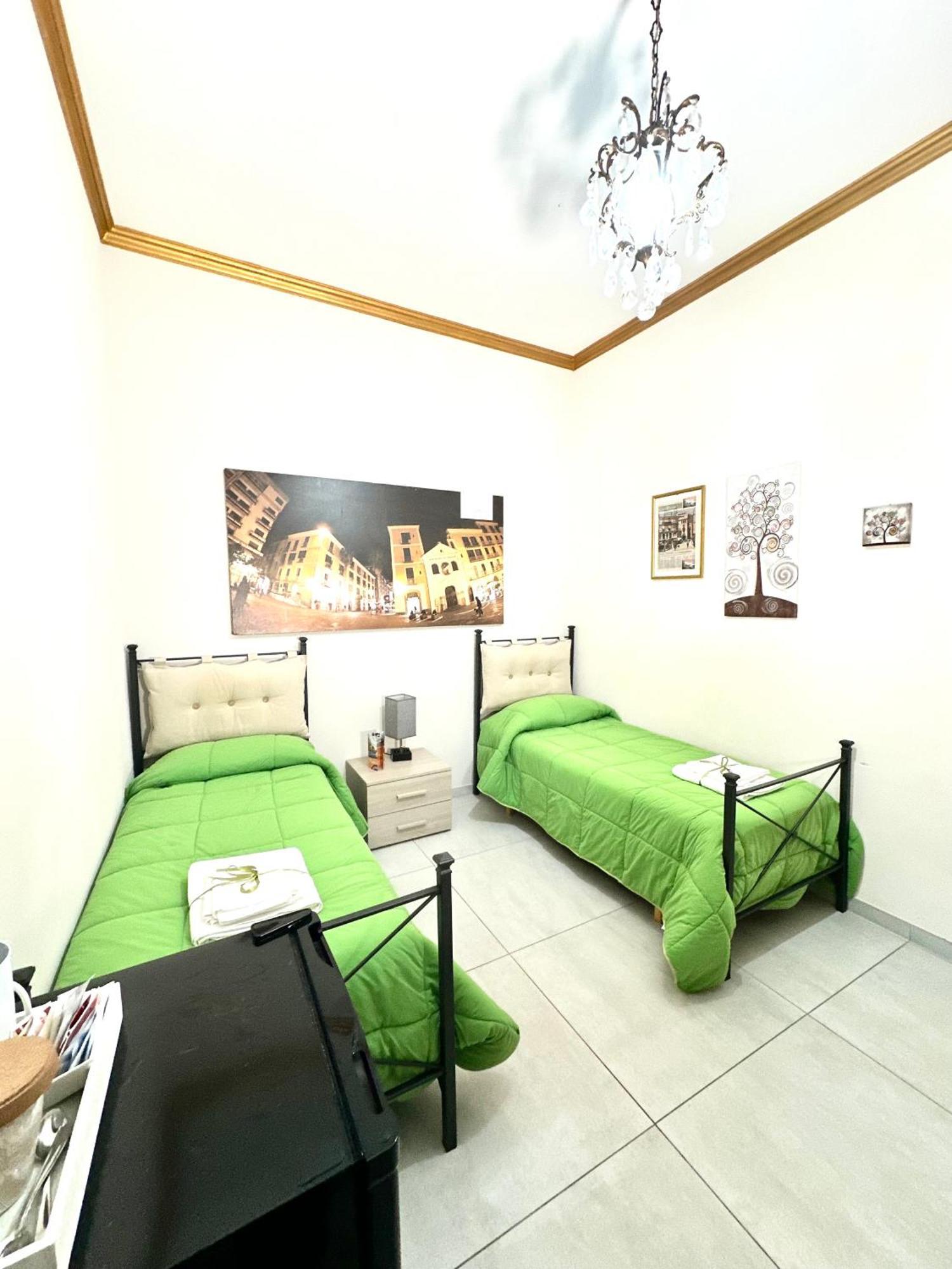 Tuttoincentro Bed & Breakfast Salerno Exterior foto