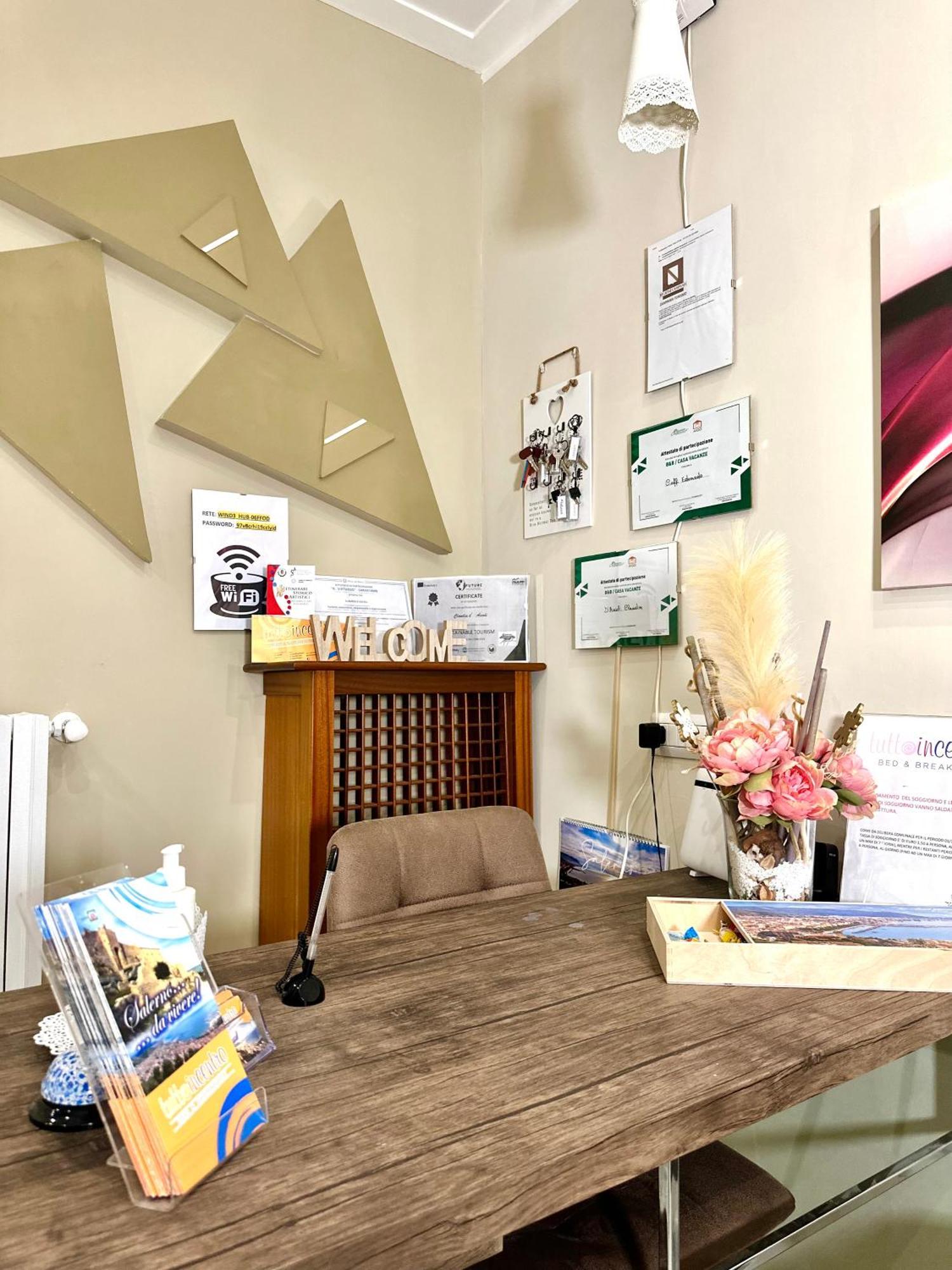 Tuttoincentro Bed & Breakfast Salerno Exterior foto