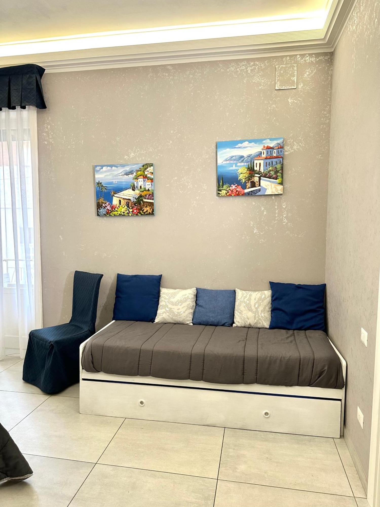 Tuttoincentro Bed & Breakfast Salerno Exterior foto